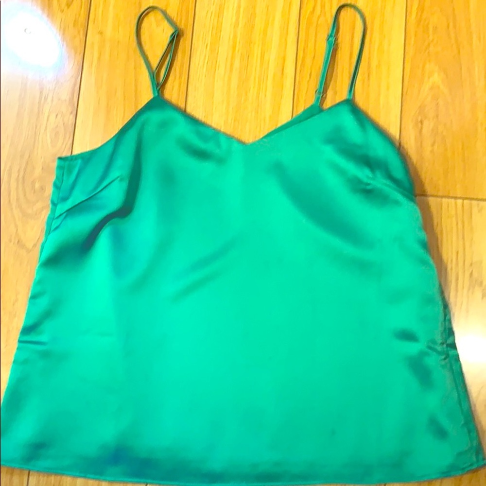 Green top in satin